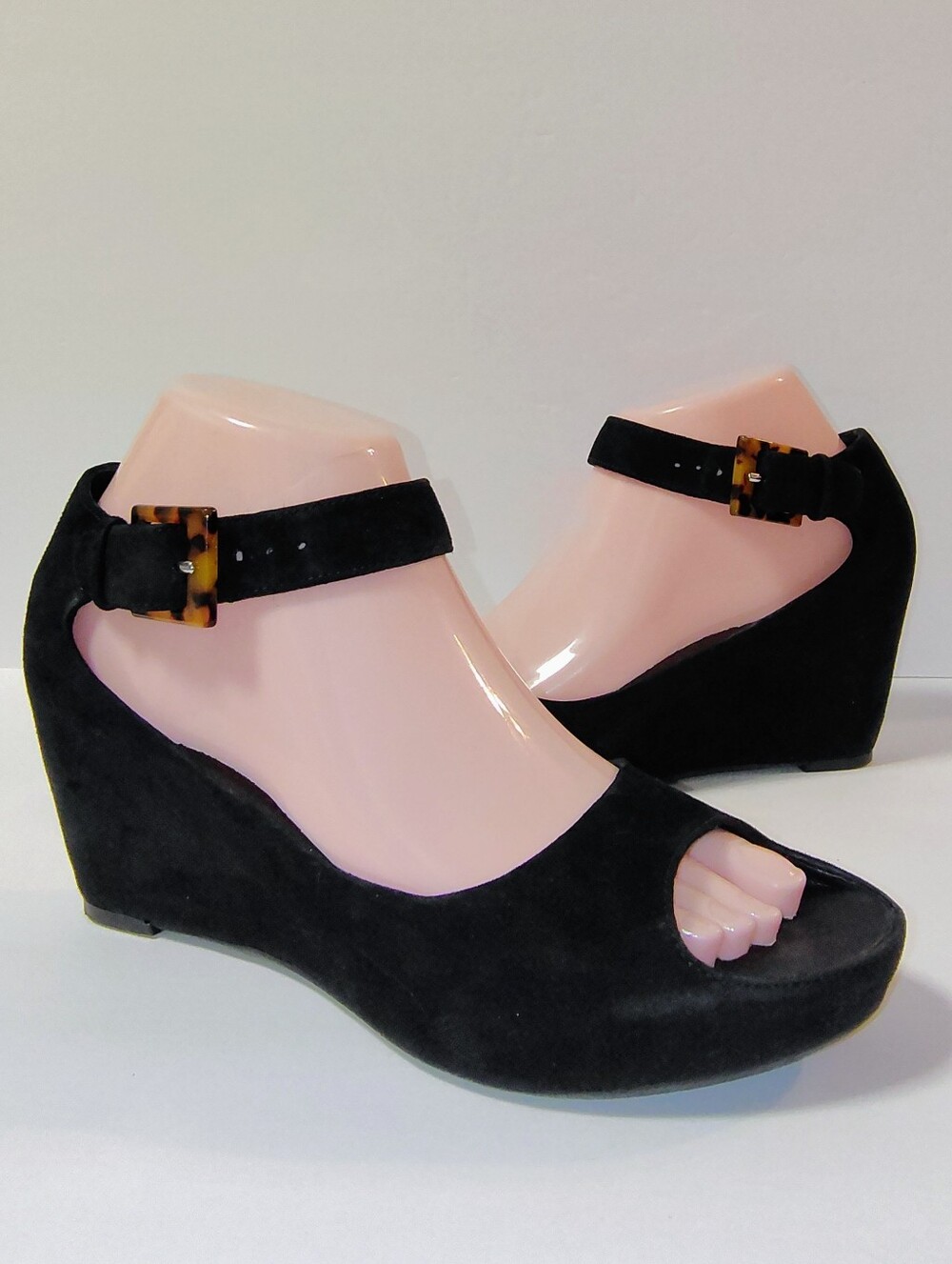 Johnston & Murphy Women's Leather Tricia ankle strap Peep Toe Wedge Suede Sandal